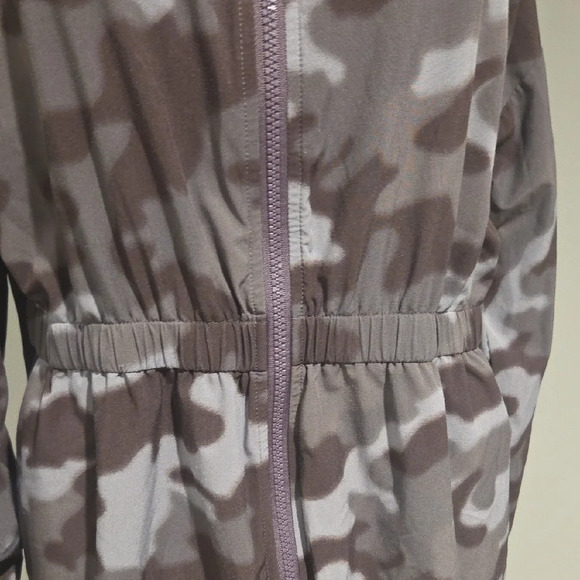 Zella Gray Camouflage Hooded Utility Jacket - Picture 4 of 8
